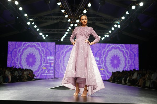 How Can Women Find Sustainable Fashion Trends in the UK?