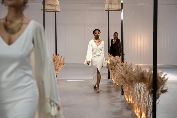 How can UK women find the best deals on designer fashion?